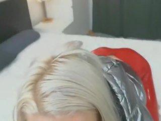 Laura - desiring blondinka ýaşlar in red lateks fucked